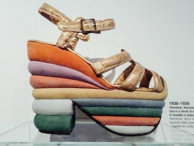 宫廷|摩登日记｜从宫廷到秀场，松糕鞋的时尚变迁