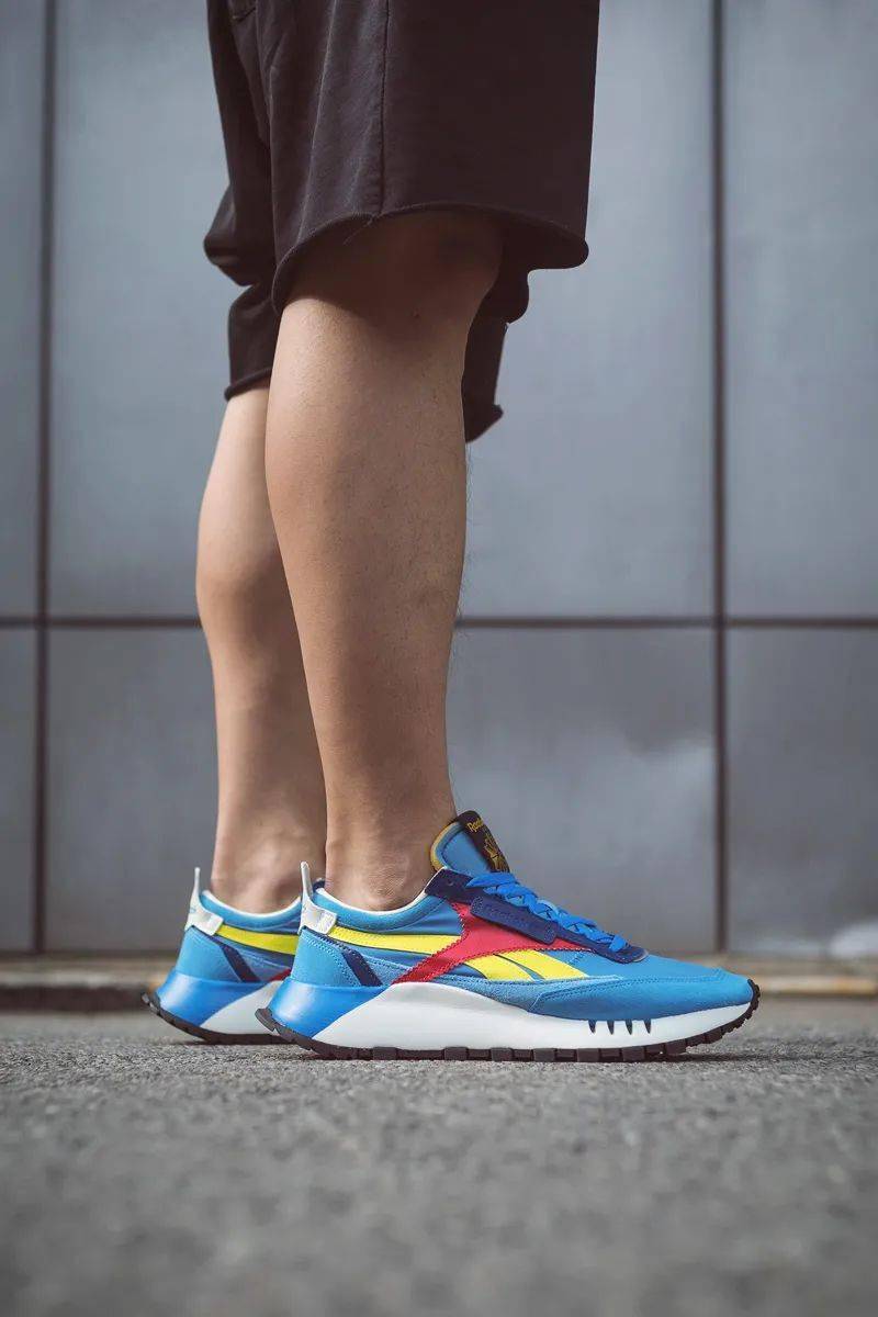 天蓝色|你最爱的复古鞋又有脚感升级！现在穿刚刚好！