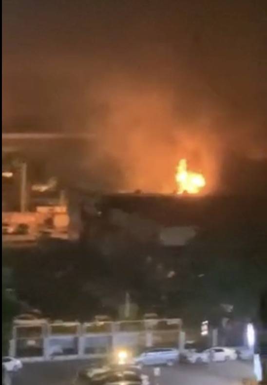 车辆|广州一地深夜起火消防已前往扑救！交警提醒车辆绕道行驶注意避让