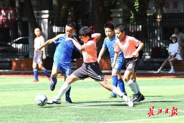 詹松|足球小将精彩对抗