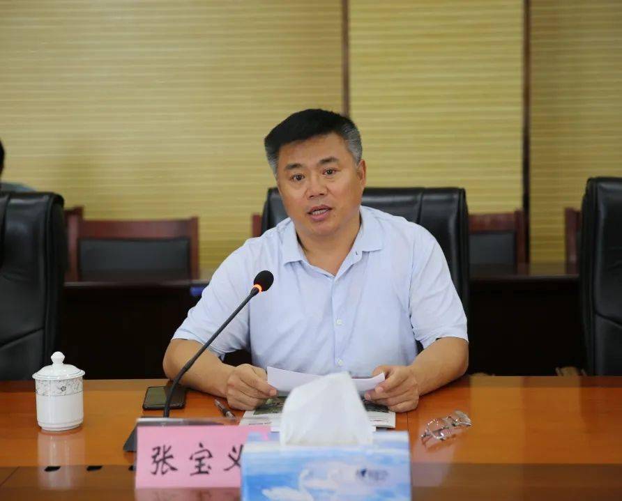 《济南日报》集团教育事业中心主任李晓峰,章丘区教体局领导张宝义