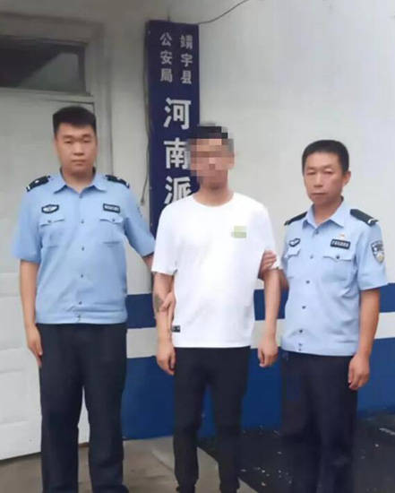 吉林靖宇警方抓获一名补办身份证的吸毒人员