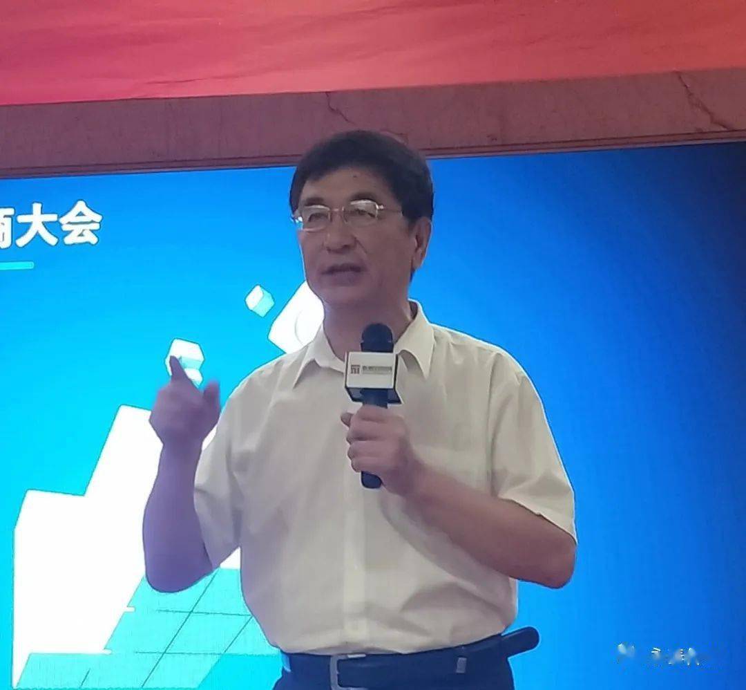 公司总经理:林波亮先生 福州市装饰工程协会会长,支部书记:王则铭先生