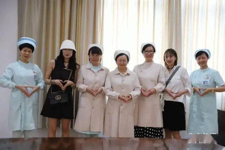 服装|护士换上“秀场款”护士服，太漂亮了