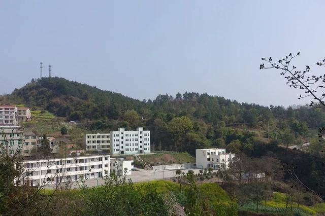 1957年,马角坝作为成都理工大学的实习基地,开始开展野外地质教学