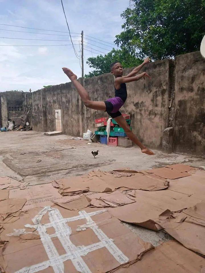 贫民窟里跳芭蕾的11岁“男版黑天鹅”，被纽约顶尖舞团录取