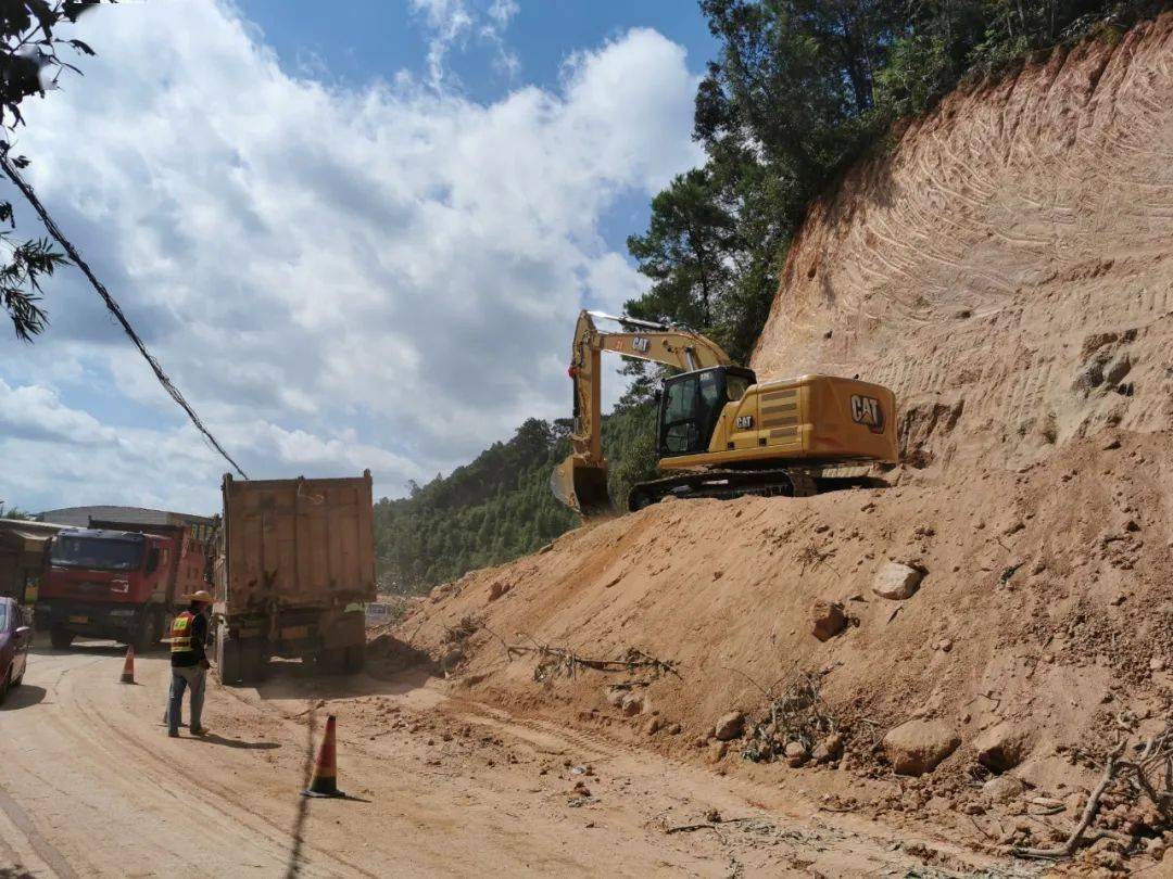 大安镇动界至寺面公路项目自去年12月开工建设以来,在沿线各乡镇的