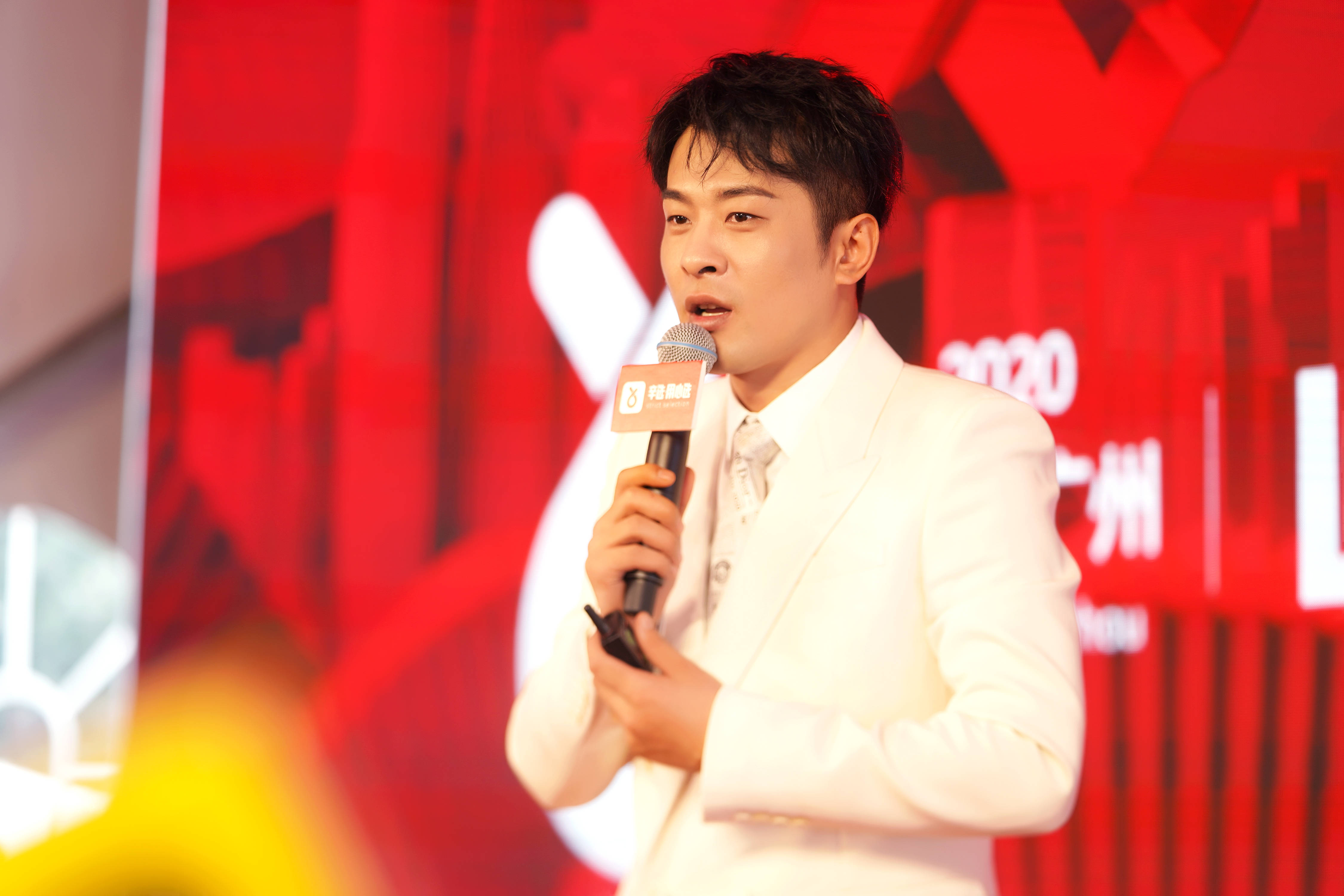 直播|单场带货12亿！快手直播一哥辛巴将在全国布局七大直播基地