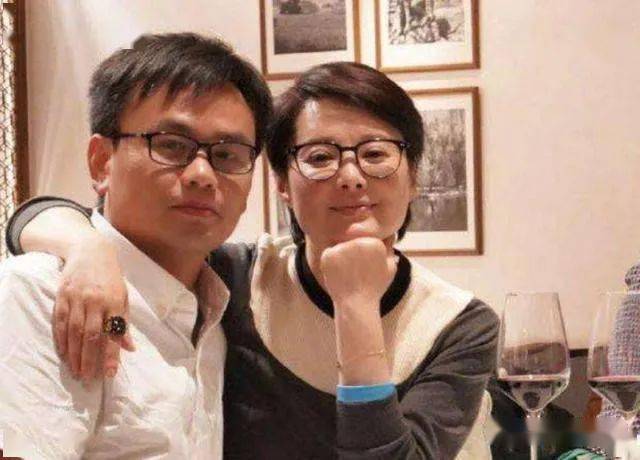徐威和袁立同居12年不婚,嫌年老色衰后就娶了小20岁张怡宁?