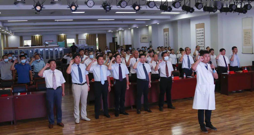 协和医院院长是谁名字 0ea647da62b649e49e7e384923c76680.jpeg