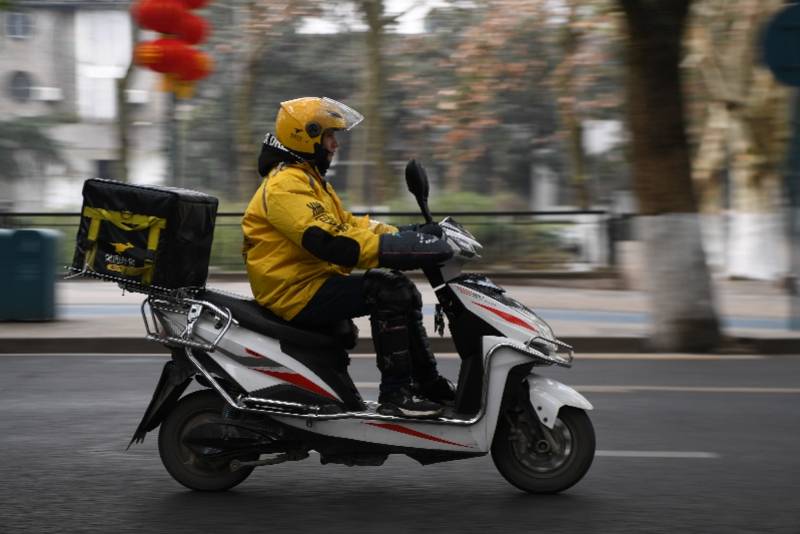 业务板块|美团今年上半年新增骑手138万，到店、酒旅收入降幅最大