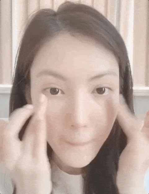 按摩|52岁的伊能静单看这眼神也就二十出头吧？