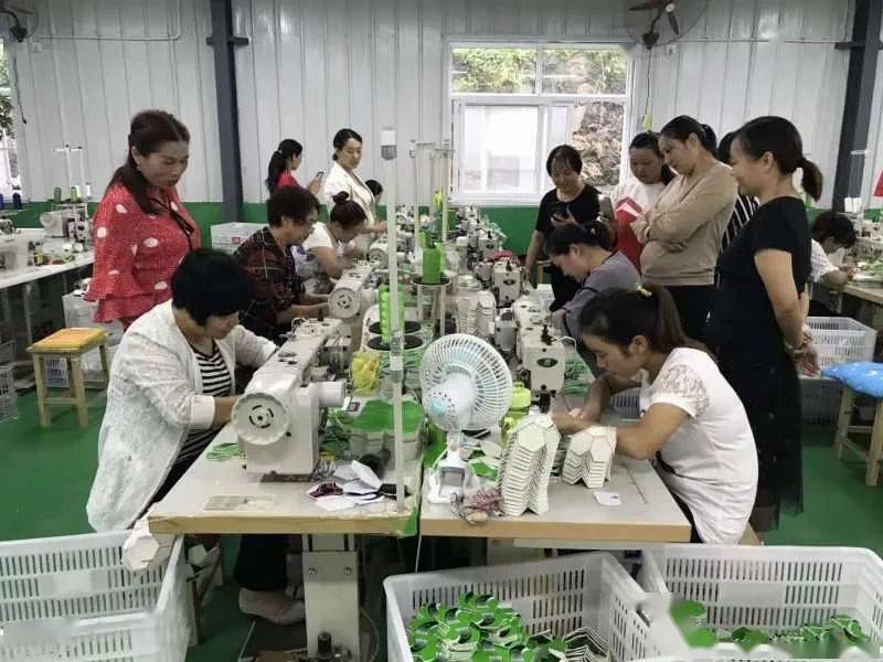 平梁镇有多少人口_织金县有多少人口(3)