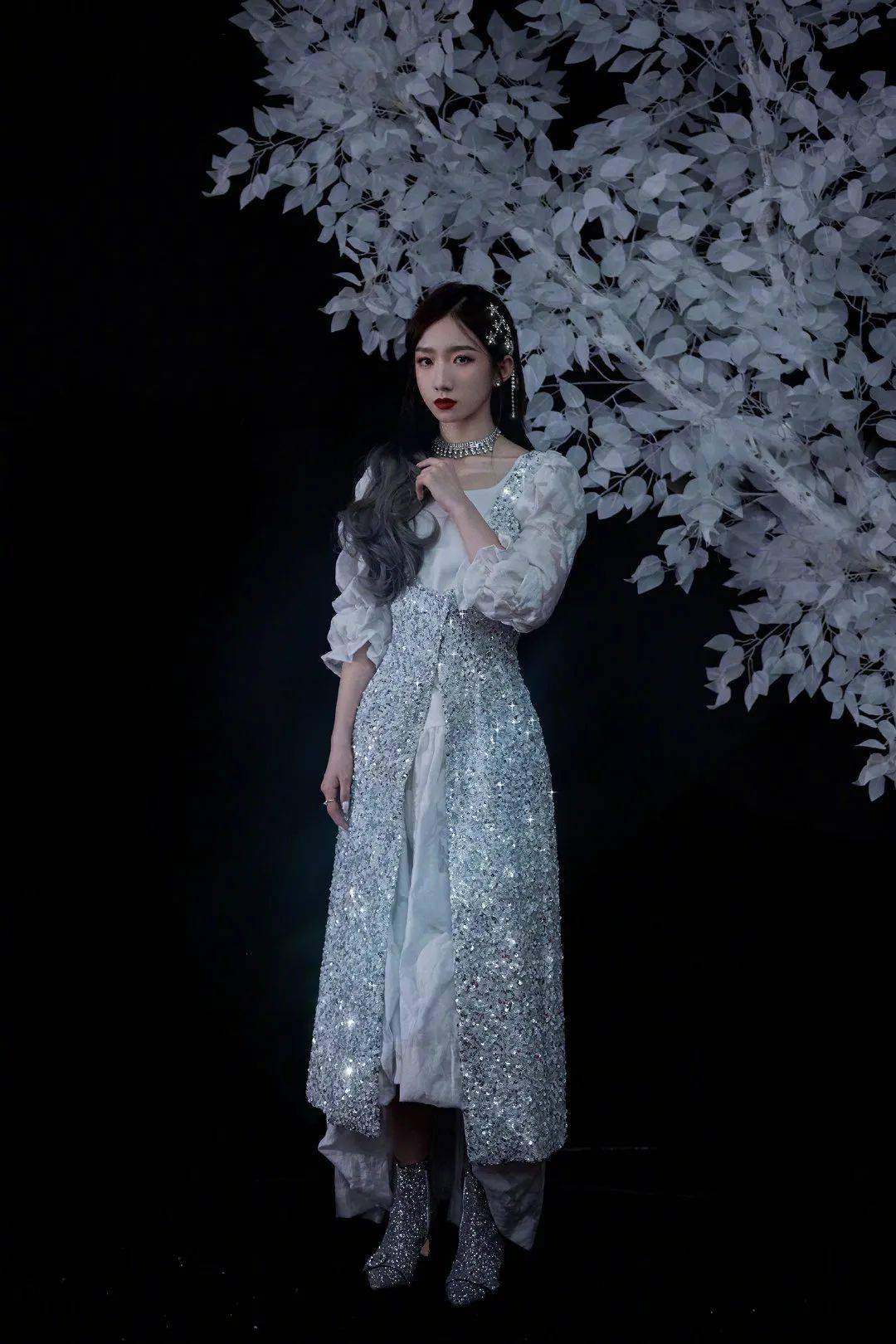 亮片|提问：王智姐姐到底收藏了多少条亮片裙？