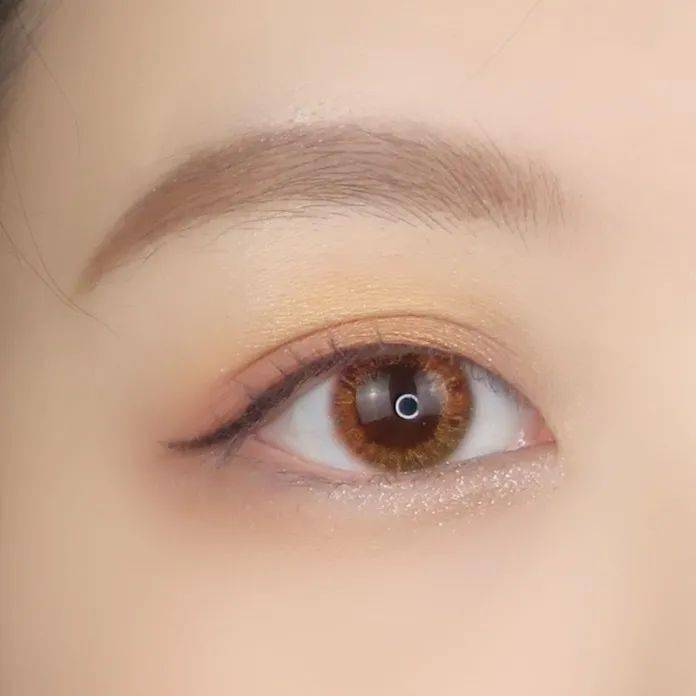 眼影|眼睛好看的女生,都比你多做了这一步!