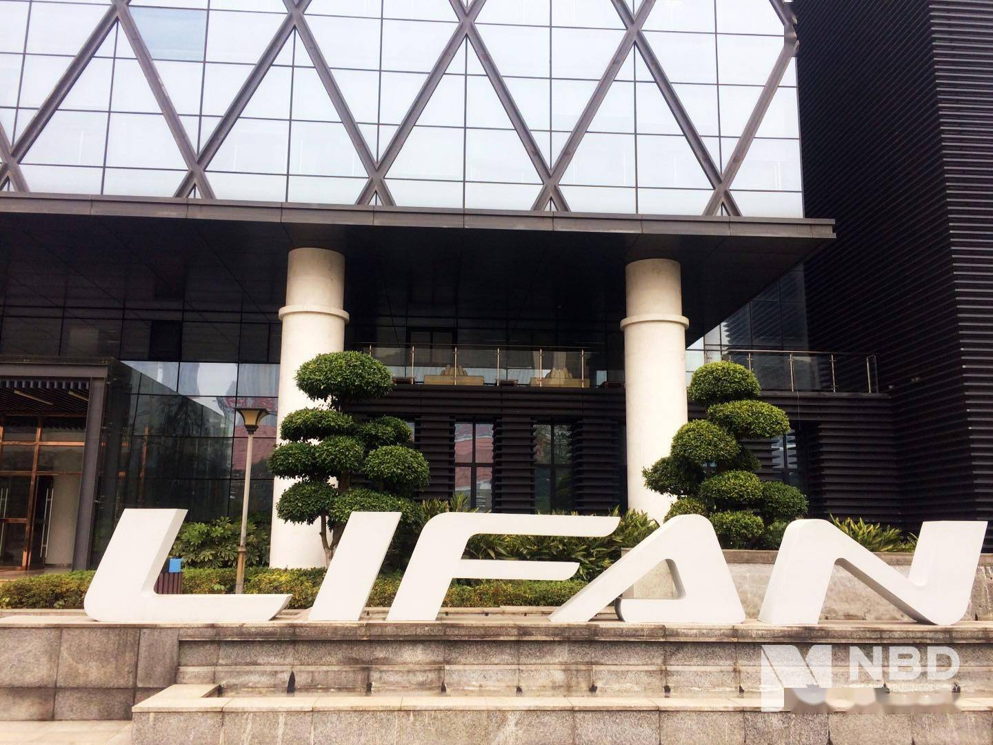 嘉利|今日“披星戴帽”！力帆重整已“箭在弦上”，摩托车业务成最后一根稻草？