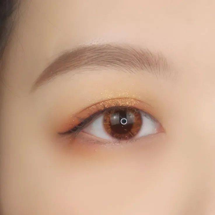 眼影|眼睛好看的女生,都比你多做了这一步!