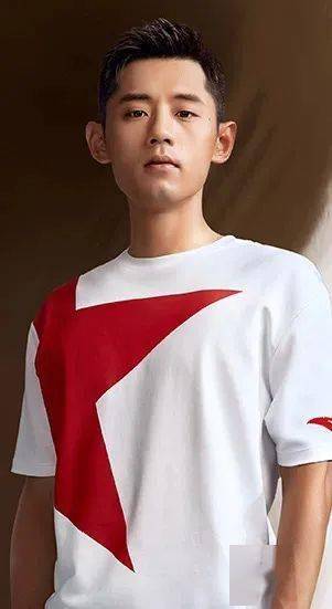 魔都|「安踏星空间」快闪店亮相上海港汇恒隆广场,魔都潮人们速去GET时髦穿衣经!