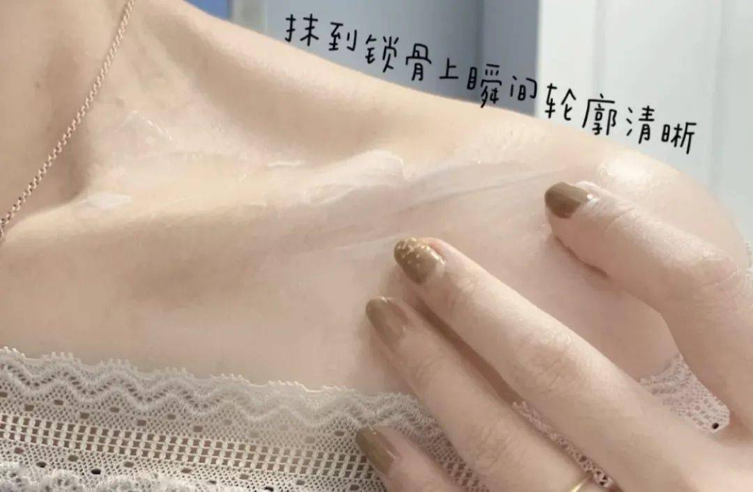 皮肤|白到发光的张雨绮性感冲出屏幕!这次成了“直女斩”