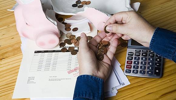 天津|金融机构过上“紧日子”！天津银行上半年职工薪酬锐减，社会保险费大降59%