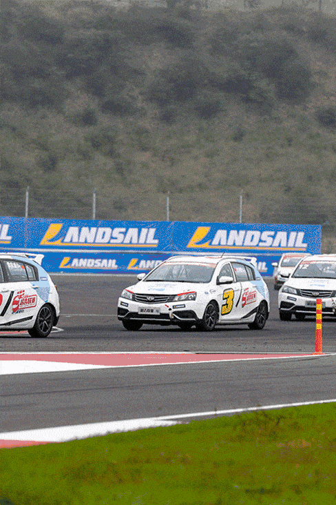 推杆换挡,风驰电掣的感觉真酷!