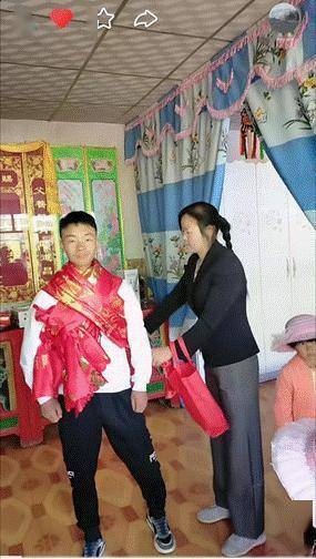 通知书|激动查分、高校通知书花样百出、南北方庆祝有差异…… 关于高考的难忘记忆尽在快手