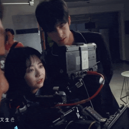 少女|30岁还在演高中生，人间“扫弟机”的少女感还剩几年？