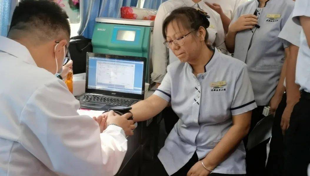 怎么才可以成为工作人员 5f8126727f944f90840ef2eeb360d9d2.jpeg