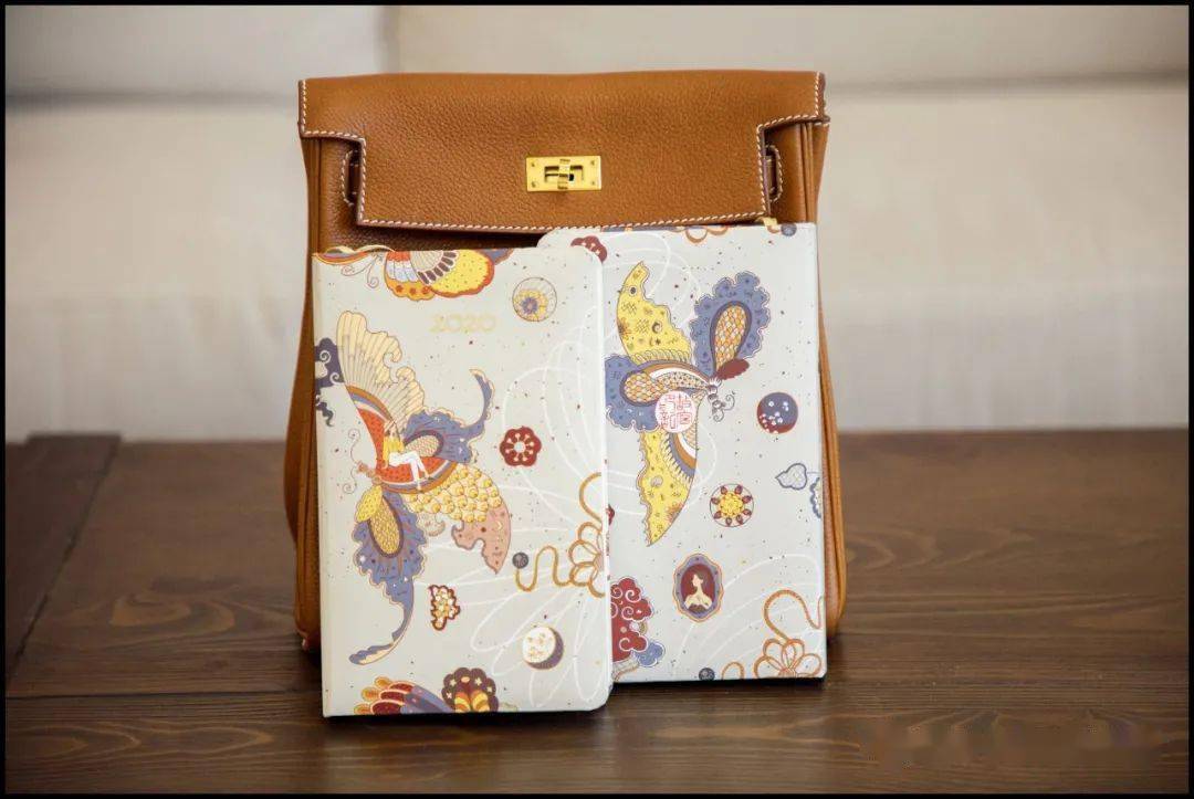 双肩包|四年了,我终于找到了好看耐用的完美双肩包!