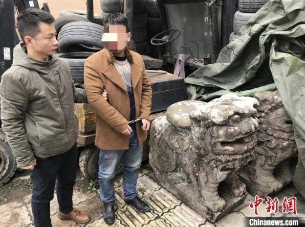 监控|四川万源一村委会3吨重百年石狮被盗：嫌疑人被抓获