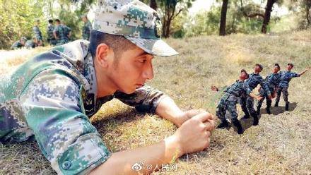 军旅|这届军旅毕业照有创意