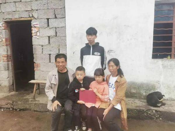 孙川|这位凉山学生收到清华大学通知书 背后故事很励志