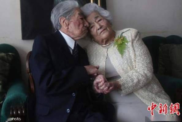 夫妇|结婚已近80年！厄瓜多尔夫妇年龄和达214岁创纪录