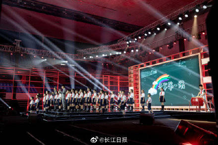 武汉|今年的《开学第一课》，被搬到了武汉！