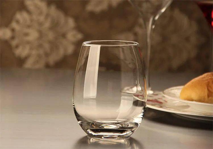 水杯图片 e6c106bc435f4af98c8c3c9d22eacced.jpeg