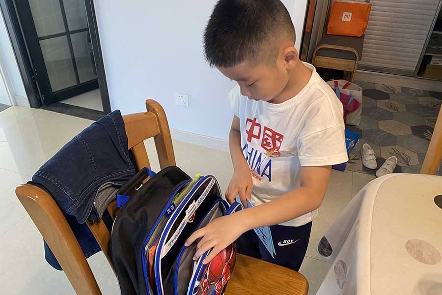 石家庄|中小学开学 石家庄上演现实版“小神兽”归笼