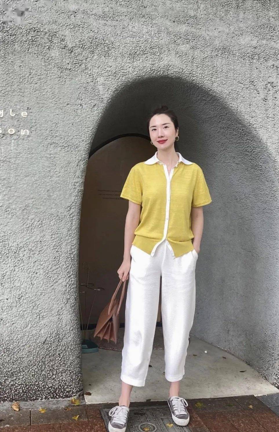 杜华|为什么霍汶希一出现，杜华女士就成了“华华子”？