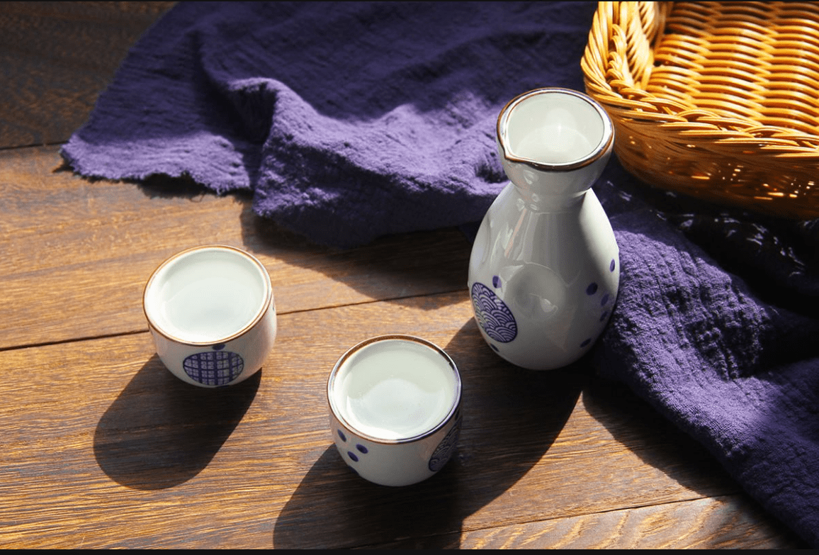 净利润|白酒企业中报“一超多强”背后：区域酒企遇内外夹击，“强者恒强弱者求生”趋势明显