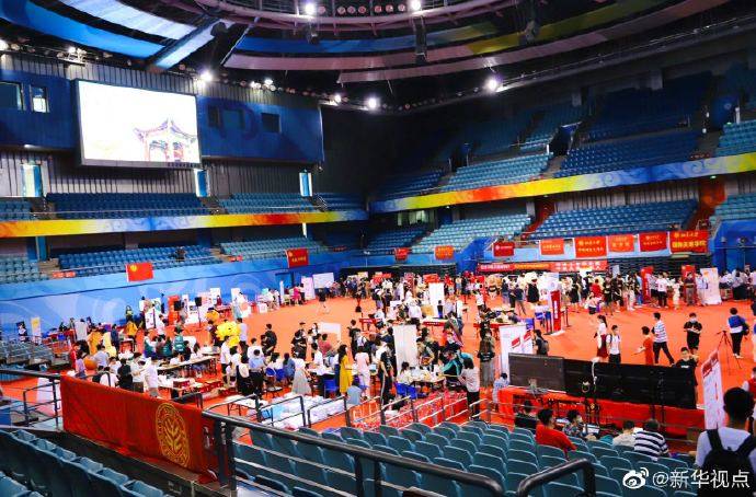 生活|花式开启新学年 各学校心意满满