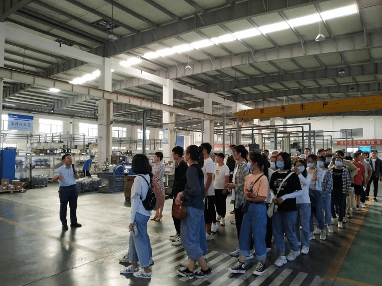 曲阜市|金榜题名愿得偿再入学府知识长！济宁曲阜市防山镇举办2020年度大学新生欢送会