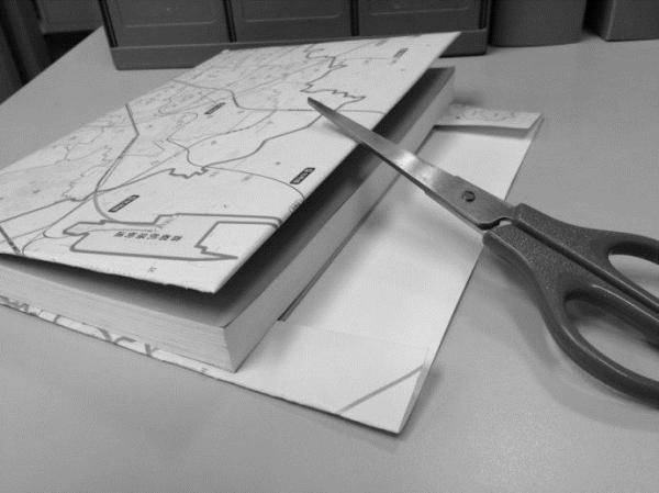 书皮|不必“彩色”但要“绿色”！开学仪式包书皮 今年也得走走“新”