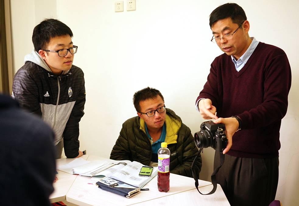 指导|新时代奋斗者｜指导学生发6篇SCI，这位老师“翻转课堂”