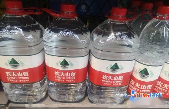 中国|农夫山泉上市！这位前媒体人直奔中国首富，身家一度超马化腾