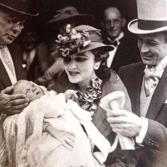 婚姻|“亿万名媛”芭芭拉·霍顿，用珠宝堆砌的一生