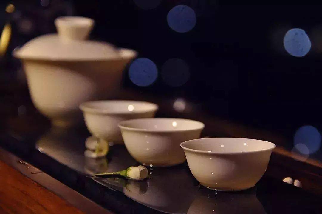 气质|习惯喝茶的人，身上有10种独特的气质！