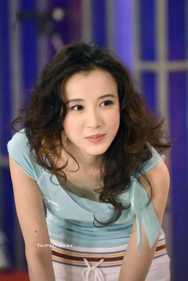 正方形脸|发型拯救不了你脸型，但配合穿搭就可以！