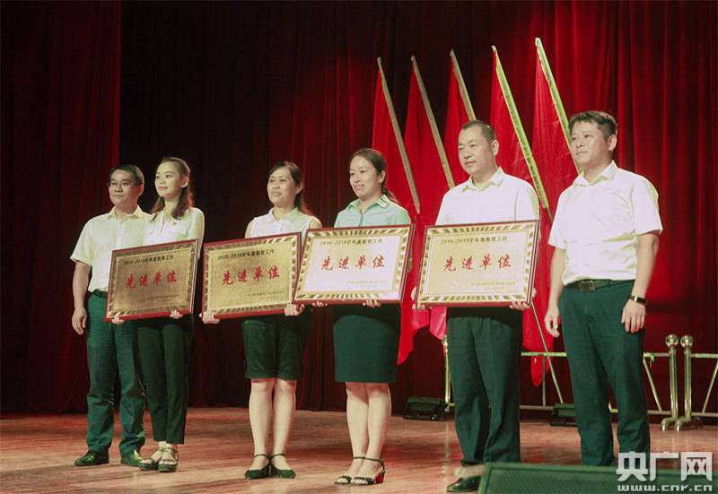 安源|江西安源：扎根乡村教育二十三载的“周老师”