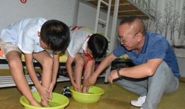 王兴军|铜仁印江｜35年如一日，梵净山麓这名教师用大爱点燃山里娃娃的梦想