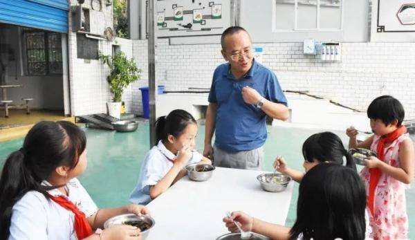 王兴军|铜仁印江｜35年如一日，梵净山麓这名教师用大爱点燃山里娃娃的梦想