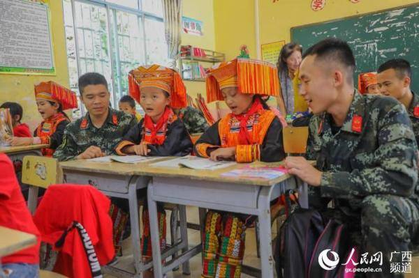 果志远|武警官兵走访慰问援建学校共度“别样”教师节